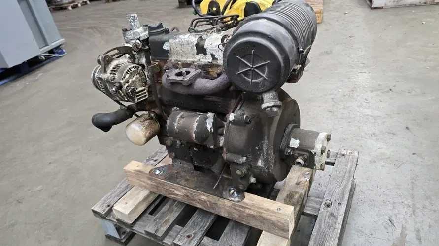Miniatură: Motor Kubota D1105 - 18.5-24.5 kW/3000 rpm - pt. Bobcat 753, Kubota B2410, Terex