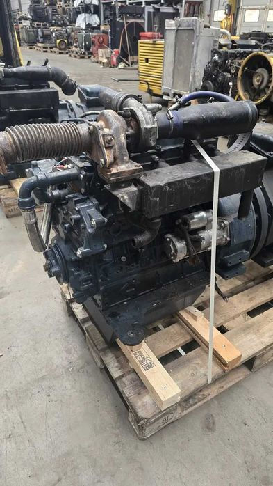 Miniatură: Motor Kubota V3300-T - 61-65 kW/2600 rpm - pt. Bobcat S250, Kubota M6040, Terex