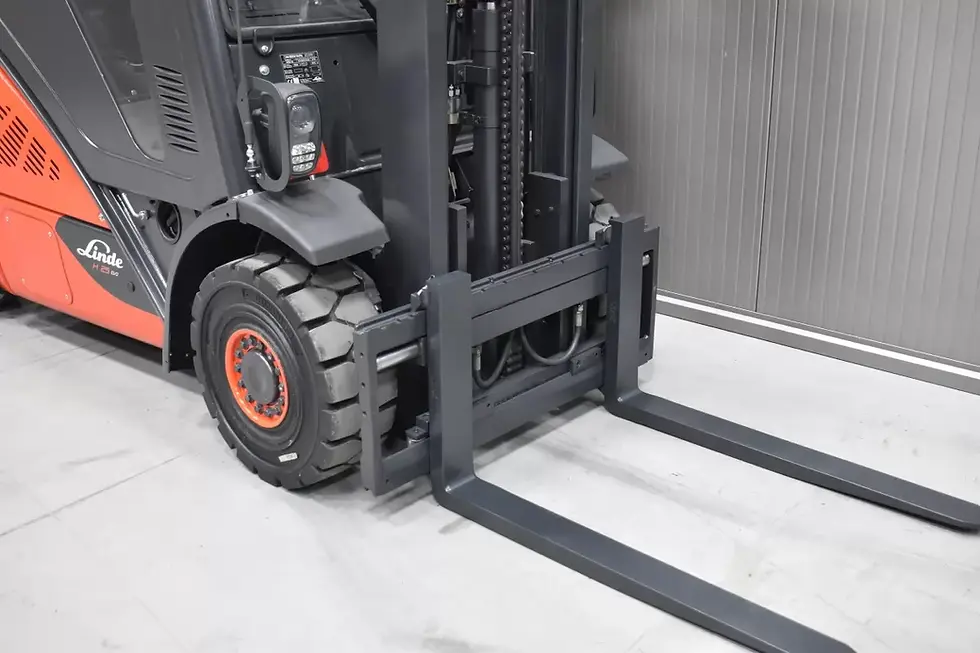 Miniatură: Stivuitor Diesel Linde H 25 D-02 | 2.5 Tone | Stivuitor Industrial Linde