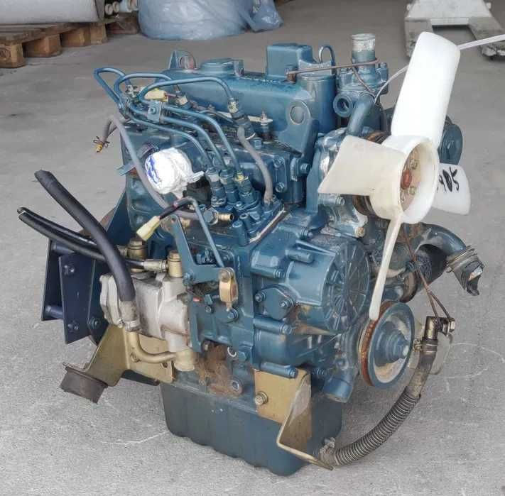 Motor Kubota D905 3 cilindri pompa injectie piston chiuloasa injectoare