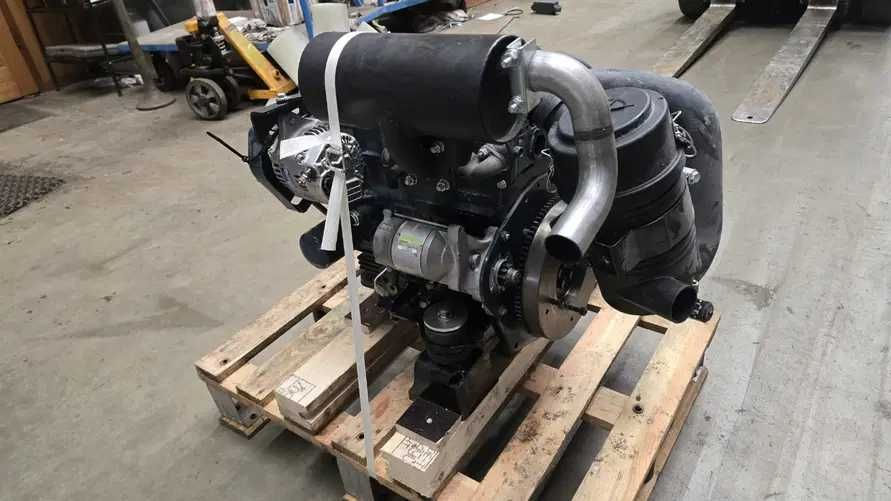 Motor Kubota D902 - 17.5-18.5 kW/3200-3600 rpm - pt. Bobcat 463, Kubota KX36