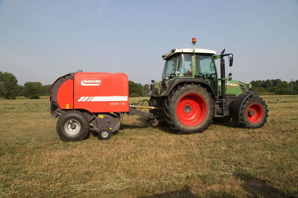 Miniatură: Presa de baloti rotunzi MASCHIO model Entry 120