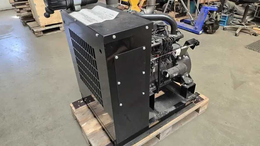 Miniatură: Motor Cummins B3.3T - 45-63 kW/2200-2600 rpm - pt. Bobcat S175, JCB 520, Terex