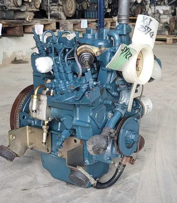 Motor Kubota D722, 3 cilindri 20CP pompa ulei chiuloasa arbore cotit piston