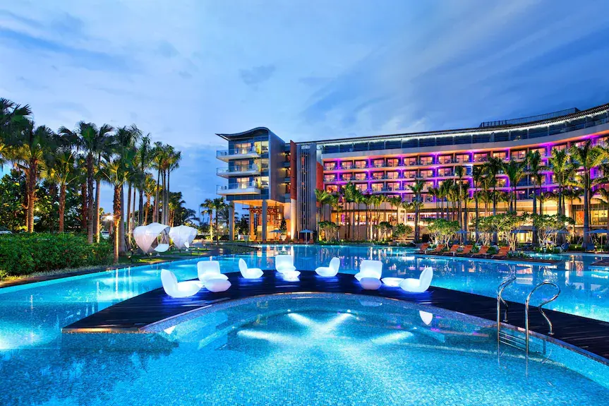 Luxury 2D1N hotel staycation prize for the Visionary Interior homeowner lucky draw.