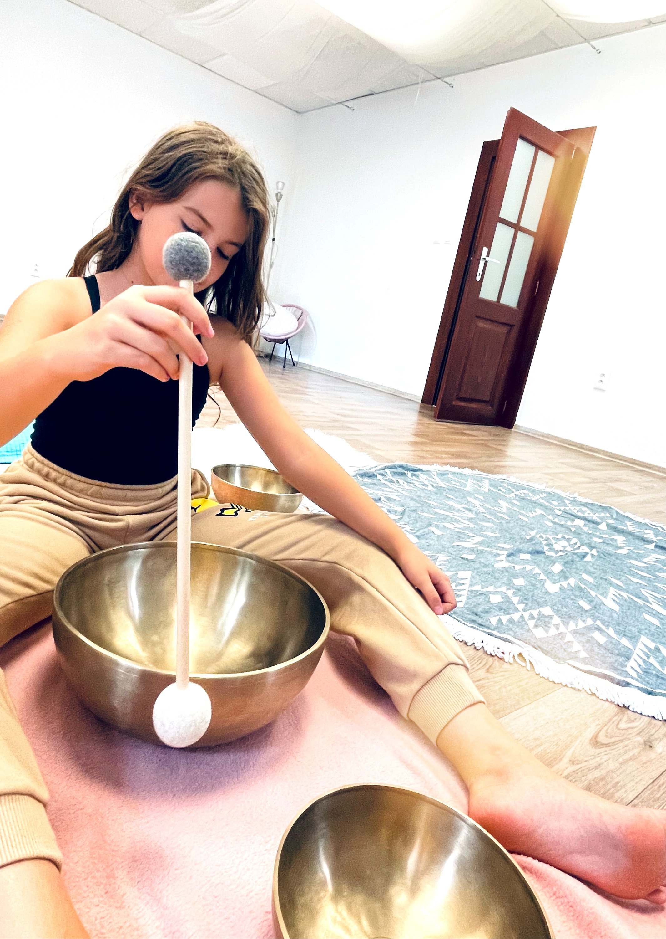 Dieťa pri soundhealing terapii