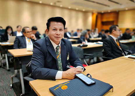 กล่องสีขาว.jpg