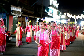 กล่องสีขาว.jpg