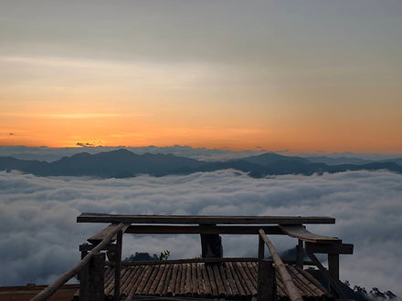 กล่องสีขาว.jpg