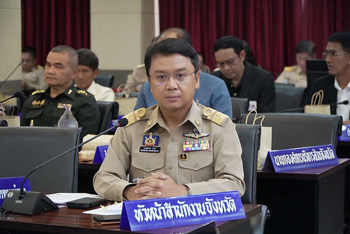 กล่องสีขาว.jpg