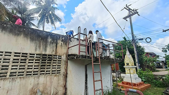 กล่องสีขาว.jpg