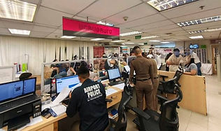 นักเรียนครึ่งร้อยฝันสลายถูกลอยแพกลางสนามบินสุวรรณภูมิ เจอทัศนศึกษาทิพด้านผู้ปกครองแห่เข้าแจ้งความ