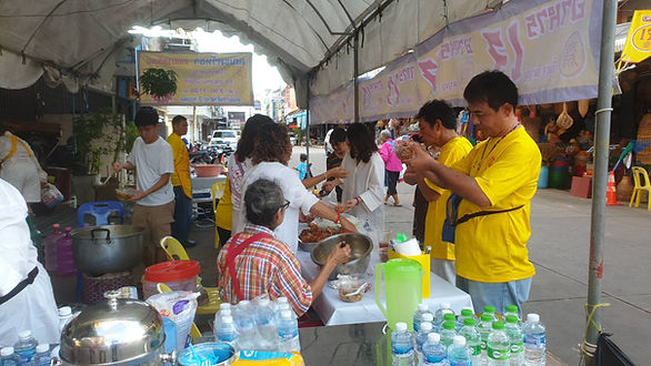 กล่องสีขาว.jpg