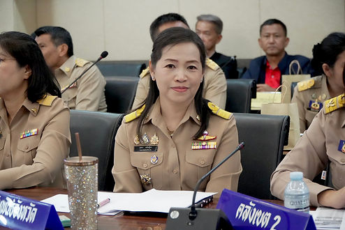 กล่องสีขาว.jpg