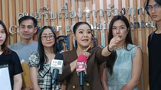 กล่องสีขาว.jpg