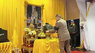 กล่องสีขาว.jpg
