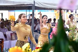 กล่องสีขาว.jpg