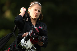 Lori Pearson putt on 13 015