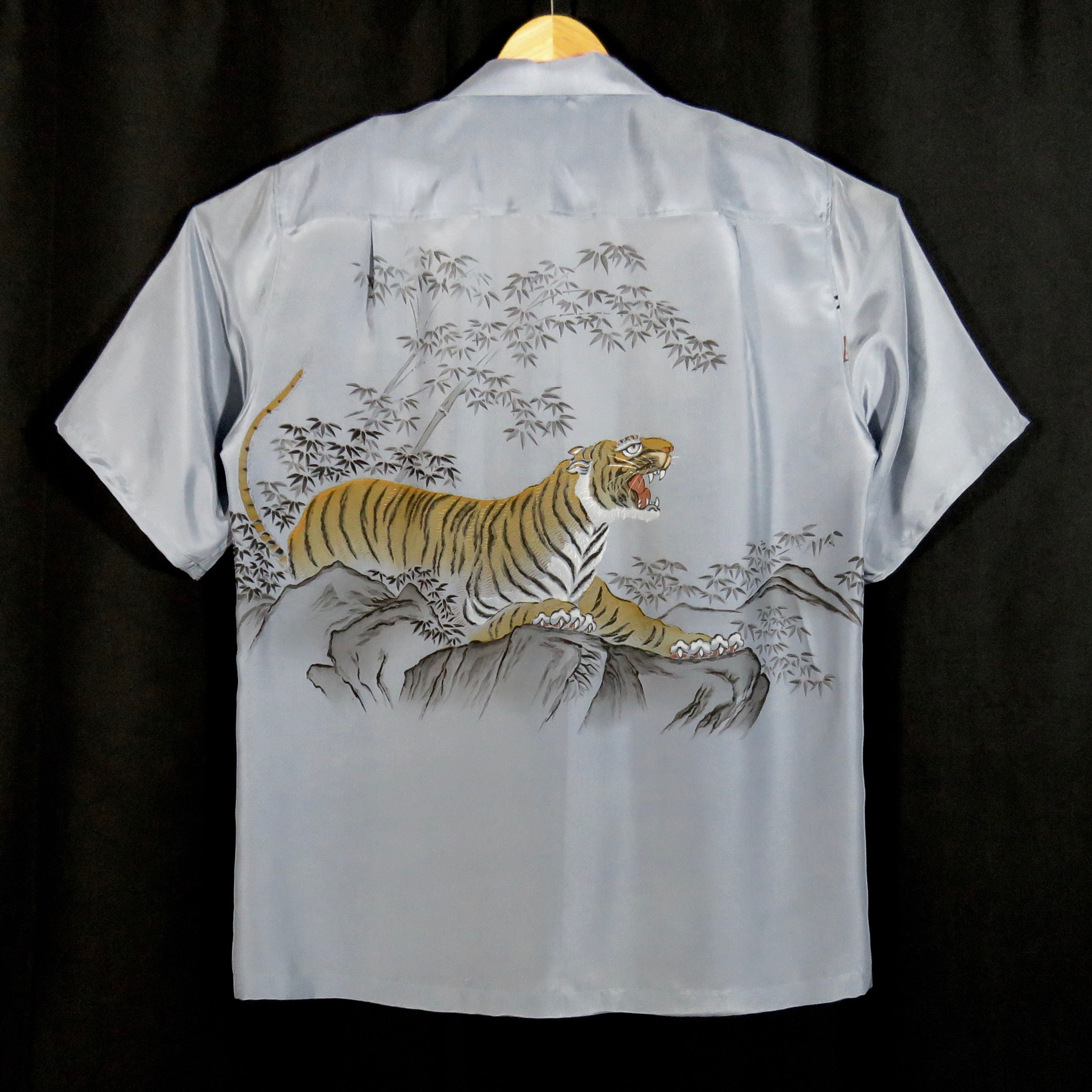 Men's Hawaiian Shirt made from vintage Kimono / Silk / Tiger