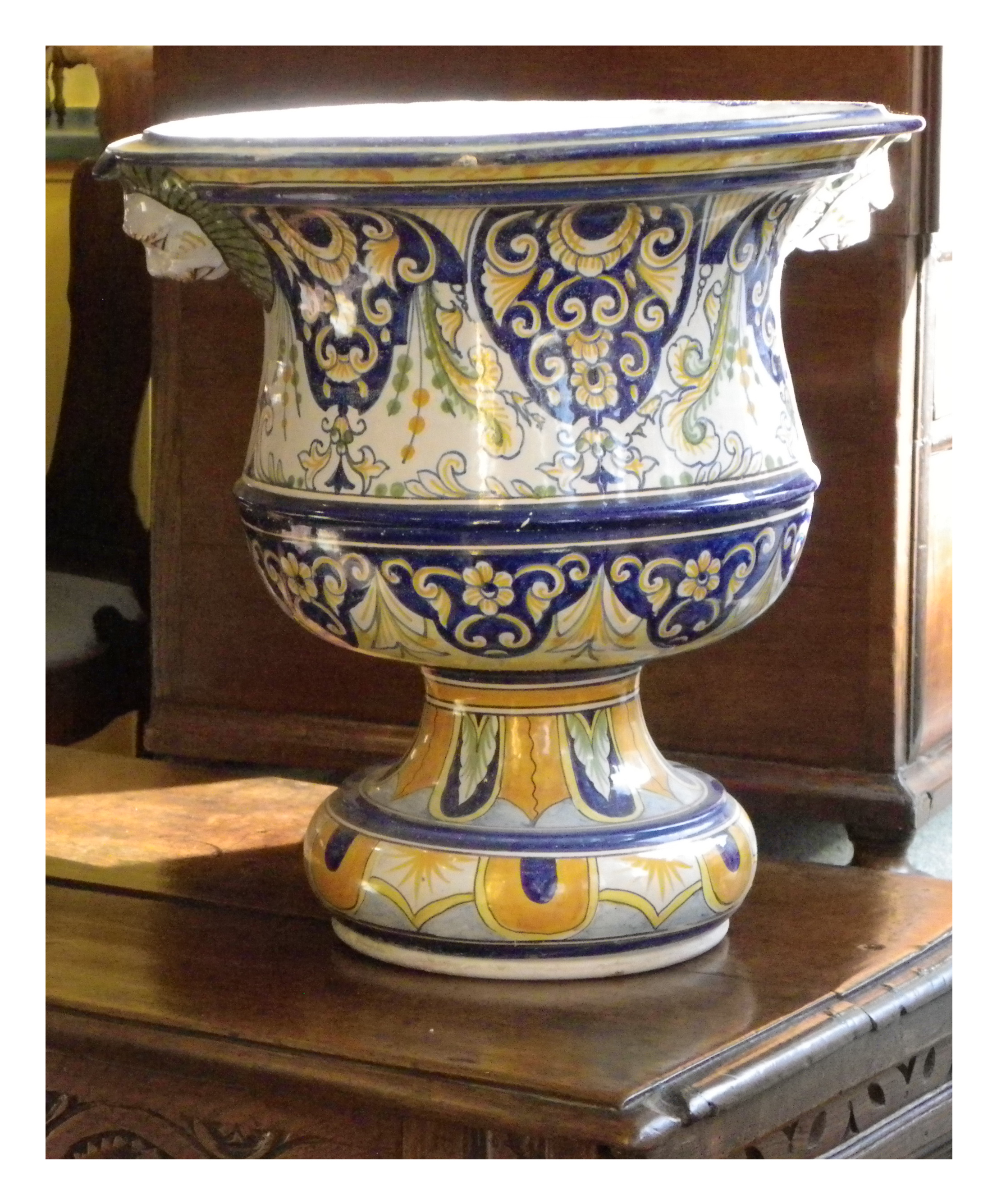 FRENCH FAENCE URN £335