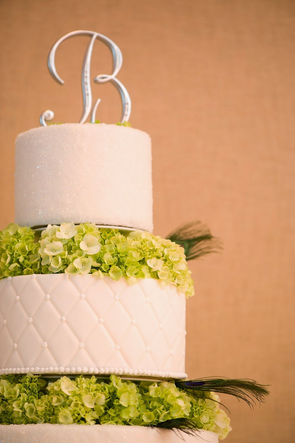 Wedding cake flowers by Visual Impact Design | Del Paso Country Club | Photo by True Love Photo