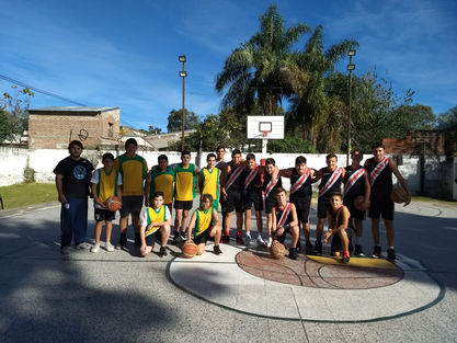 UNA VICTORIA Y UNA DERROTA COSECHÓ ATLÉTICO EN BASQUET.