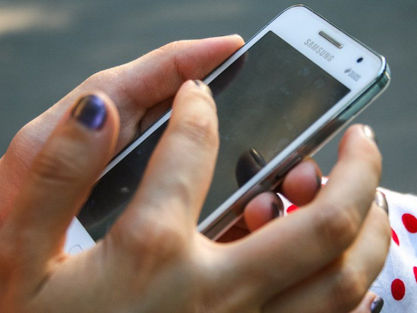 El GOBIERNO ACORDÓ PLANES INCLUSIVOS DE INTERNET Y TELEFONÍA MÓVIL