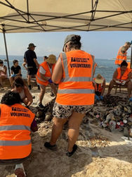 Blanes retira mitja tona de residus del fons marí després del Concurs de Focs d'Artifici