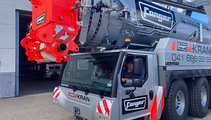 Switzerland based crane hire Fanger Krane AG takes delivery of a brand new Liebherr LTM 1650 8-1 in a really cool livery. The 700t 8 axle crane comes with liebherr Verio ballast plus Verio base for tight site set ups. One of the reasons Fanger chose the LTM from Liebherr was for its Weight reduction for road driving from 96t to a minimum weight of 53t. This also makes it possible to use it in peripheral and mountainous regions.