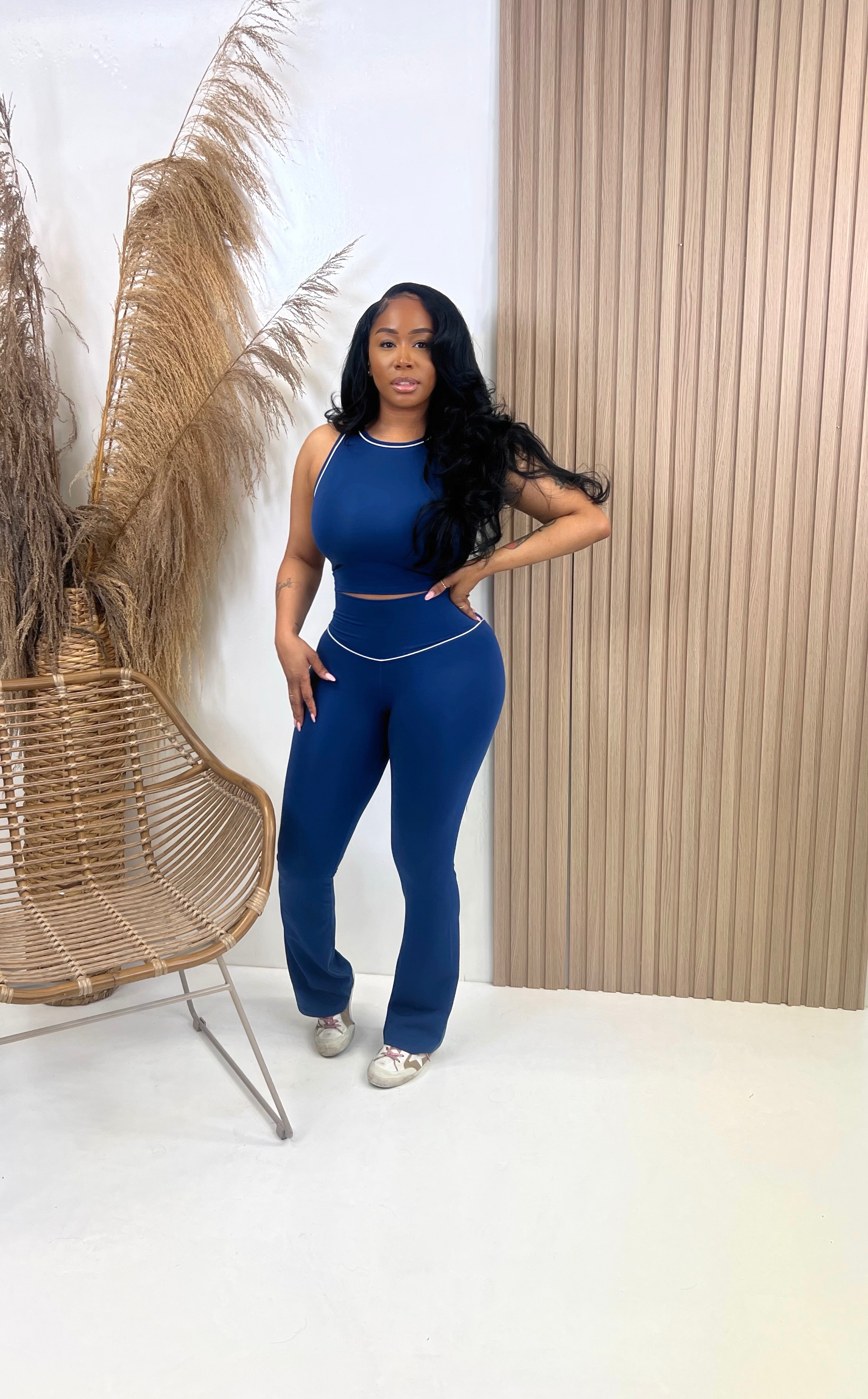 Demi Contrast Active Set