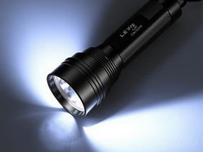 5 REASONS WHY YOU NEED A LED FLASHLIGHT FOR HUNTING OR CAMPING