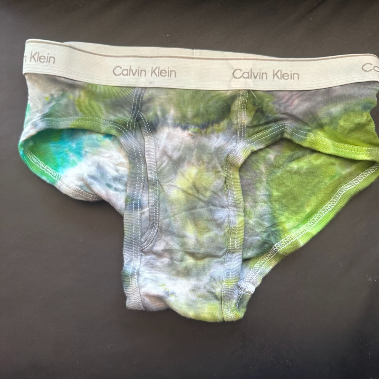 Hawaii Forrest - Size Small