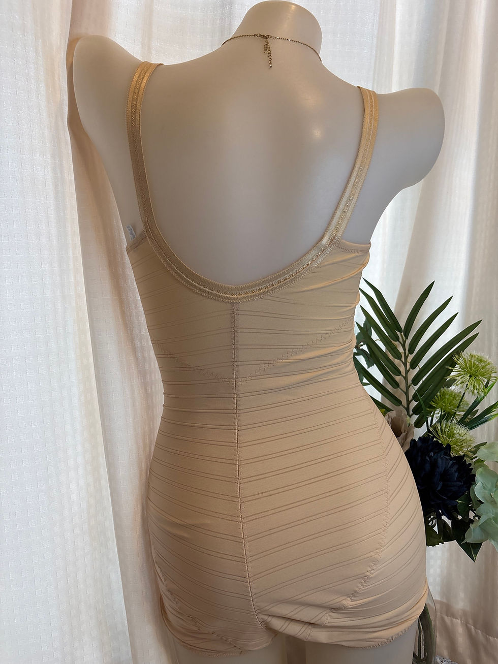 サムネイル： AA293 ワコール　綺麗な花柄レース　美ライン補正　ボディスーツ　A75L 橙ベージュ系