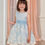 Miniatura: Vestido azul bordado flores