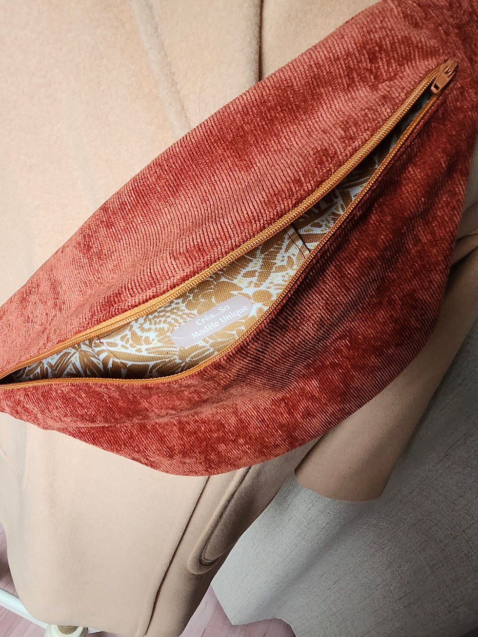 Miniature : Sac Banane velours cognac