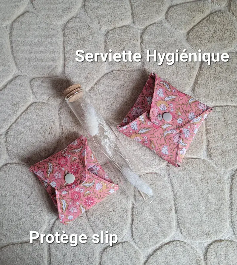 Protège slip hygiénique lavable.