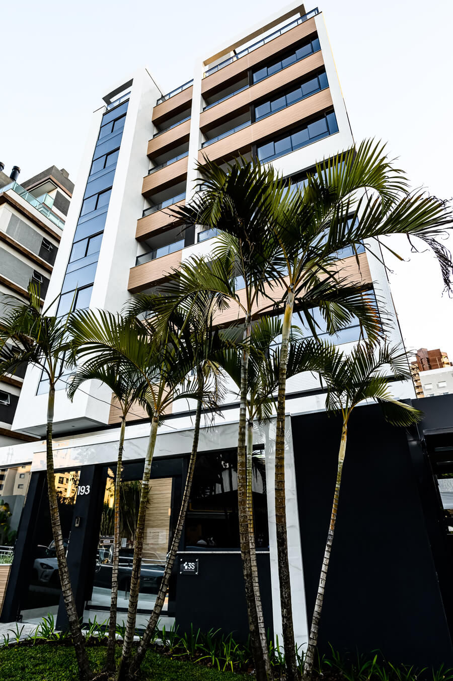 jardim-curitibano-curitiba-fachada-prédio-árvores