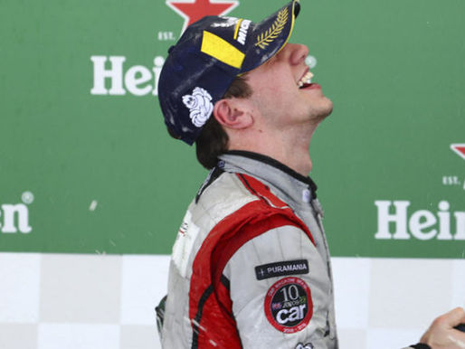 Enzo estreia na Porsche Carrera Cup 4.0