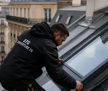 Pose d'un velux à paris 10 par un couvreur STG Couverture 75
