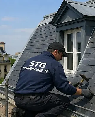 Réfection du toit en ardoise d'un immeuble situé dans l'ouest parisien