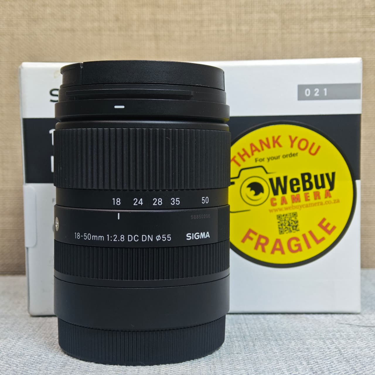 Sigma 18-50mm f/2.8 DC DN Contemporary Lens – Compact Zoom | Sony E | Like New