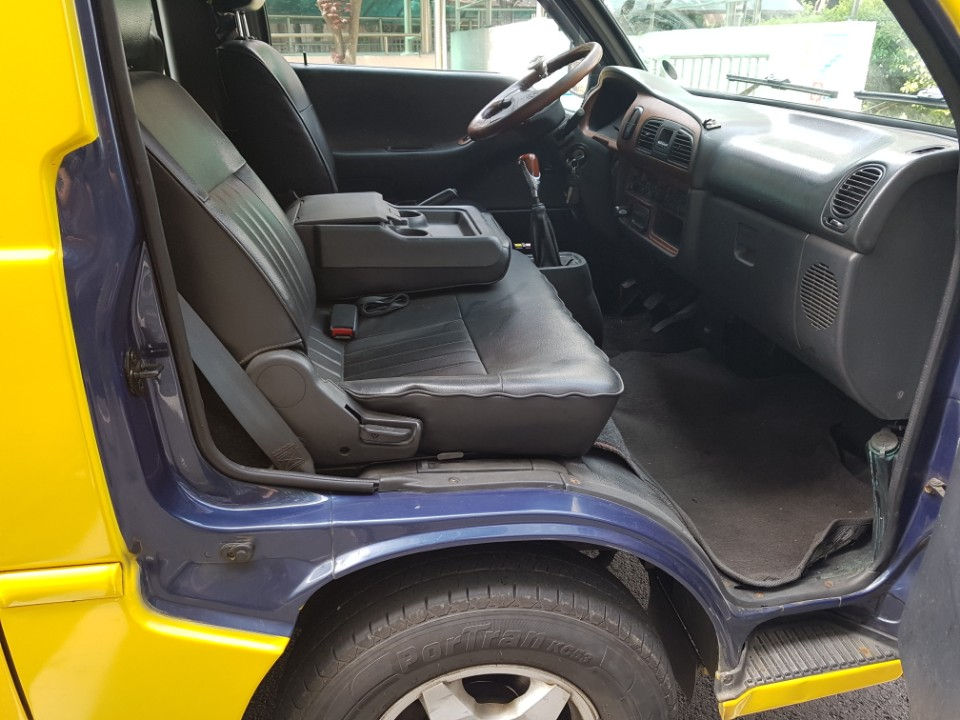 Miniature : HYUNDAI NEW GRACE 15passenger MINI-BUS