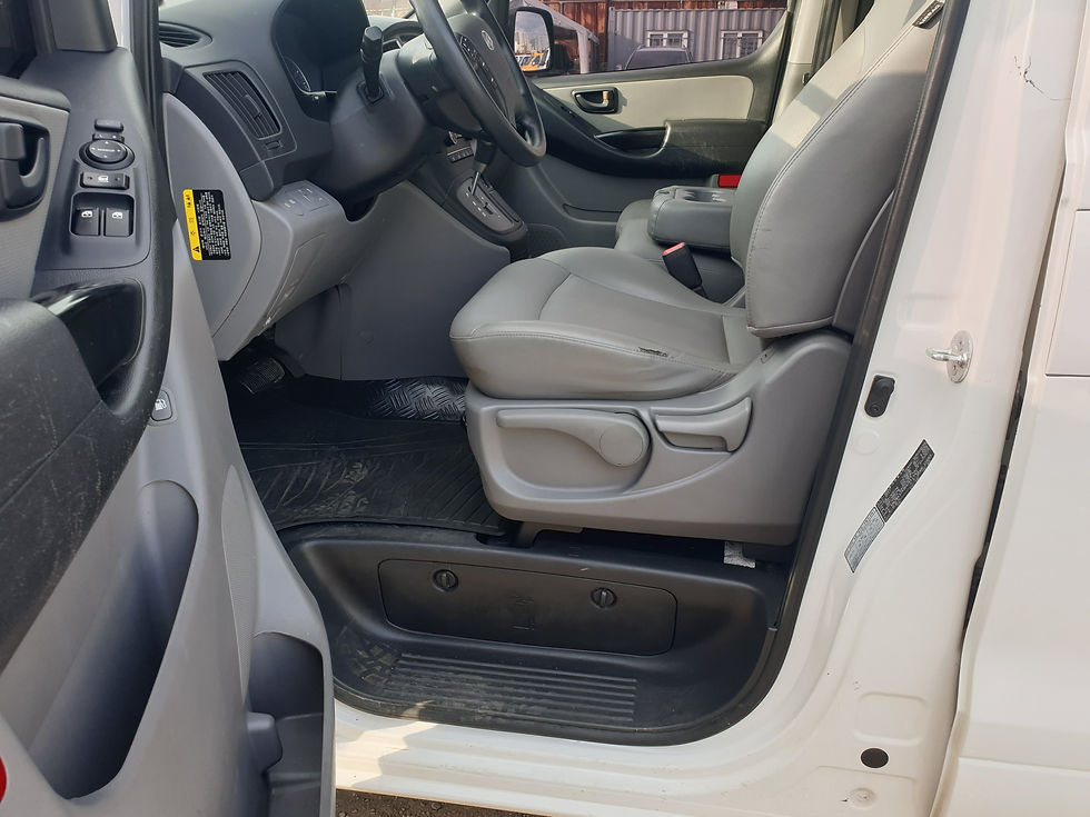 Thumbnail: Hyundai H-1 Grand Starex 12 passenger 