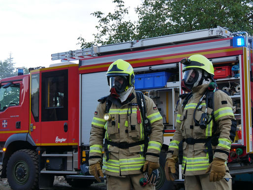 FW Celle: Bundeswehr-Feuerwehr und Feuerwehr Celle üben gemeinsam