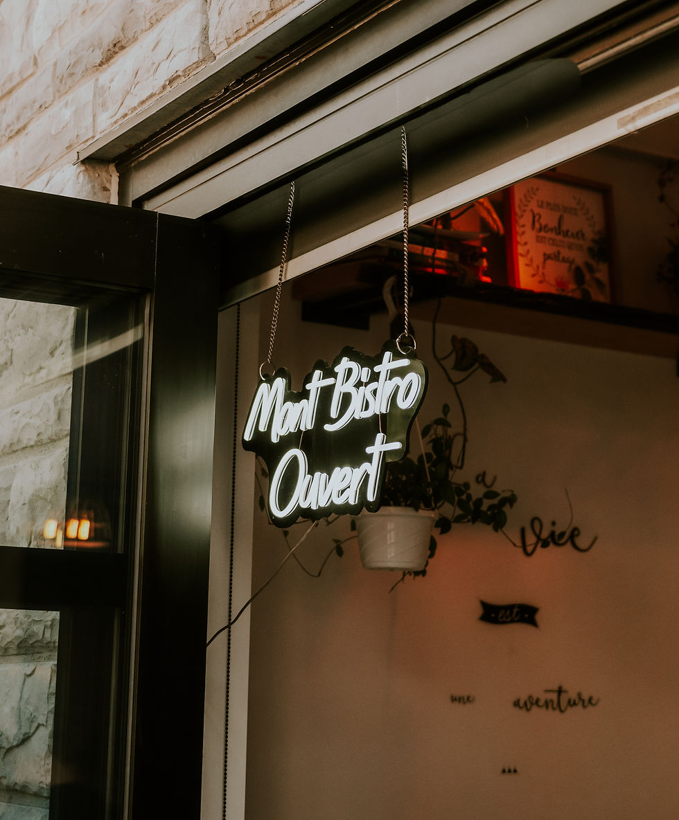 Mont Bistro - 11 sept. -01.jpg