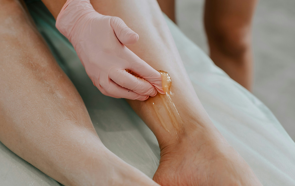 Hyvinvointikeskus Louisé Kauneushoitola Porvoo Jalkahoito Brasialialainen sokerointi vahaus