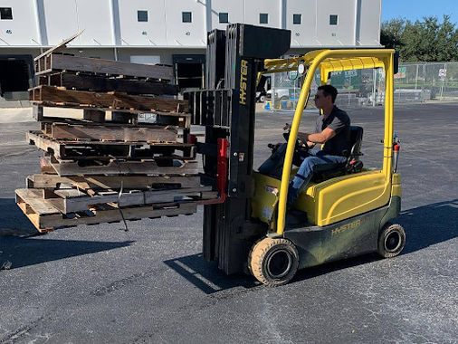 How Commercial Junk Removal Improves Workplace Efficiency