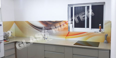 חיפוי זכוכית למטבח