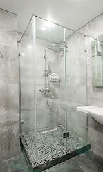 מקלחון פינתי