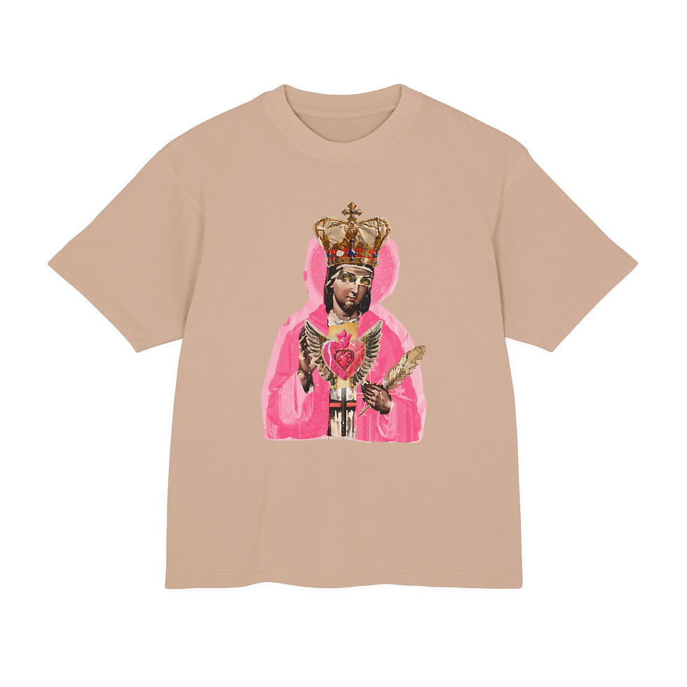 Miniatura: Camiseta unissex Pink Sacred Heart — Suave como un rezo, intensa como tu mood